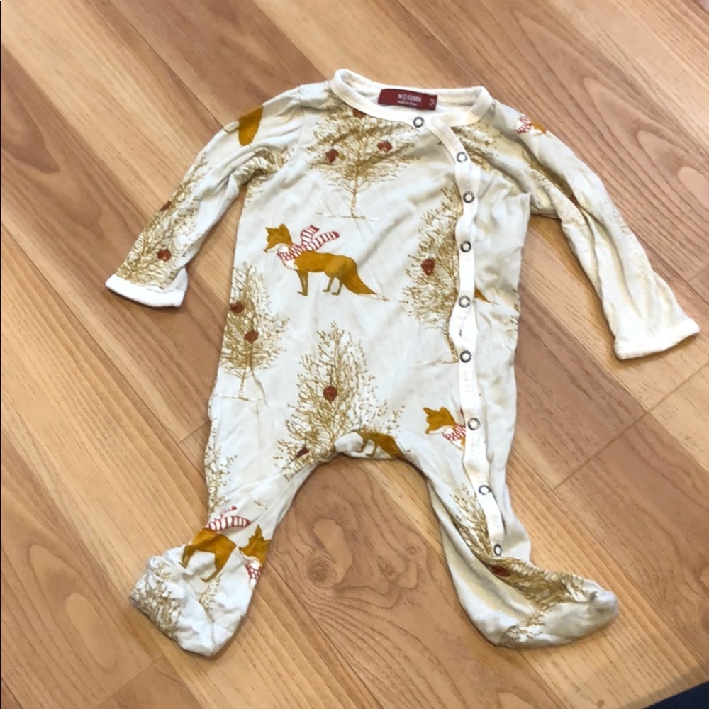 EUC holiday print MilkBarn Organics Unisex footie